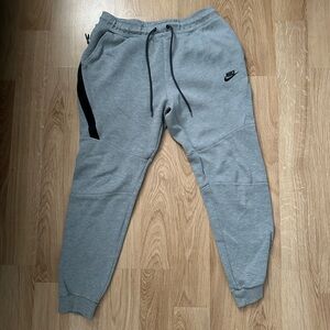 Nike Men’s Tech Sweatpants